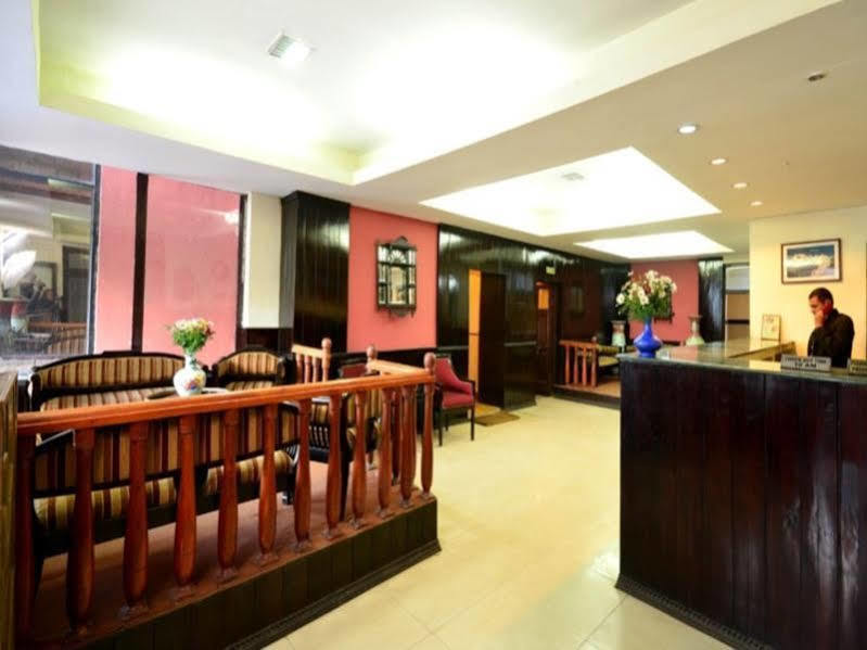 Himalaya Hotel Найнитал Экстерьер фото