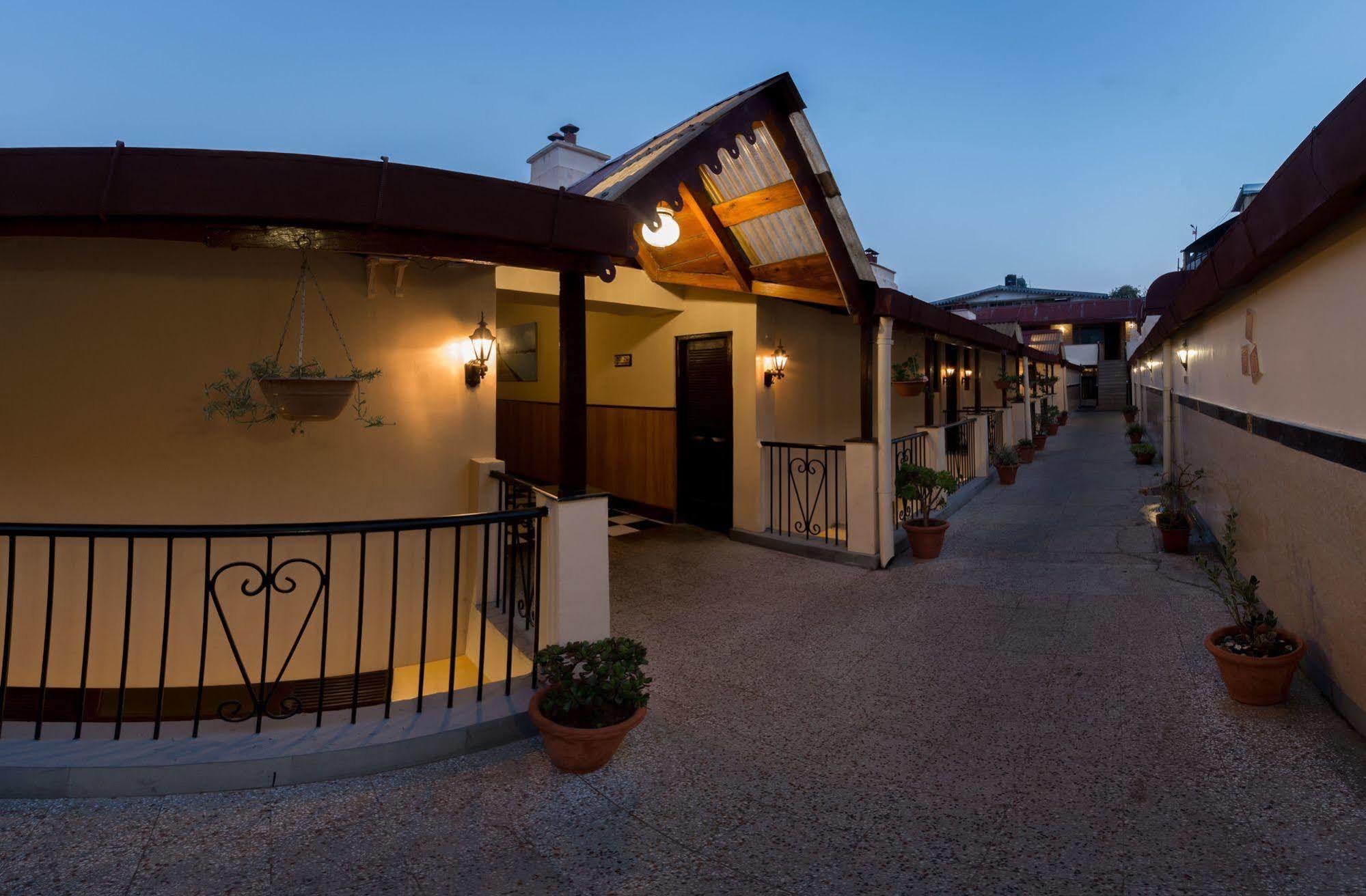 Himalaya Hotel Найнитал Экстерьер фото